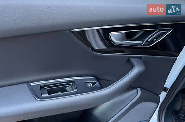 Позашляховик / Кросовер Audi Q7 2016 в 