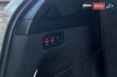 Позашляховик / Кросовер Audi Q7 2016 в 