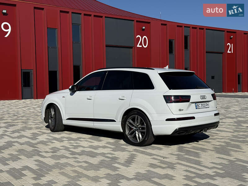 Внедорожник / Кроссовер Audi Q7 2017 в Львове