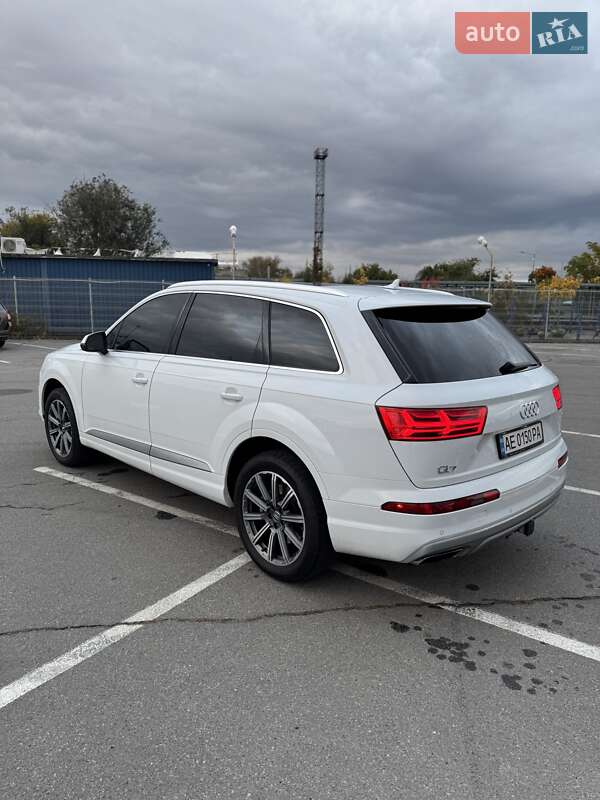 Позашляховик / Кросовер Audi Q7 2019 в Дніпрі