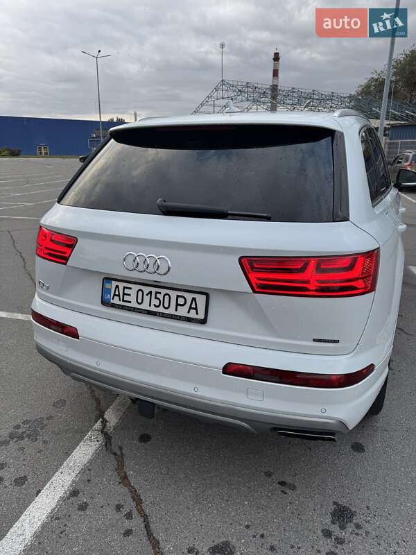 Позашляховик / Кросовер Audi Q7 2019 в Дніпрі