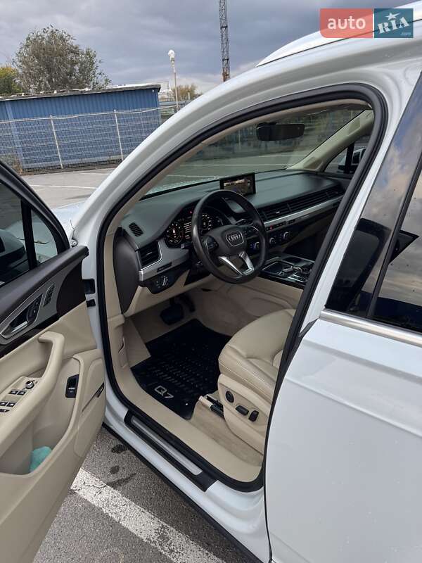 Позашляховик / Кросовер Audi Q7 2019 в Дніпрі