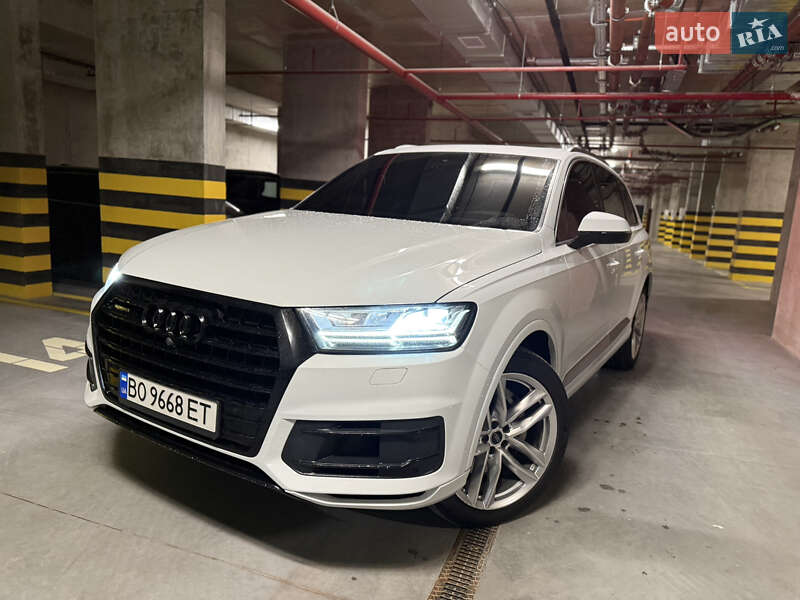 Внедорожник / Кроссовер Audi Q7 2015 в Ровно
