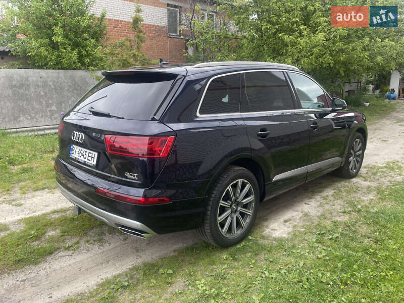 Позашляховик / Кросовер Audi Q7 2017 в Зіньківі
