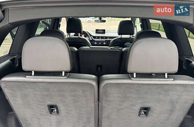 Позашляховик / Кросовер Audi Q7 2016 в 