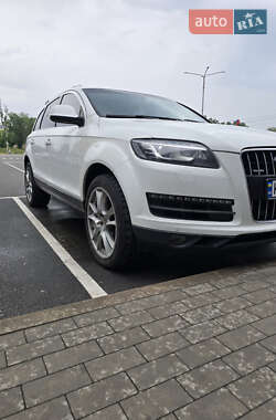 Внедорожник / Кроссовер Audi Q7 2013 в 