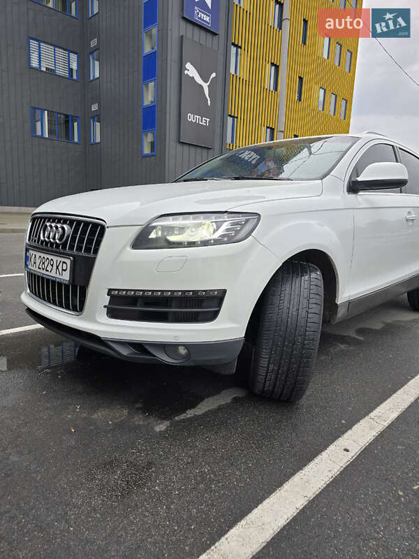 Позашляховик / Кросовер Audi Q7 2013 в Києві