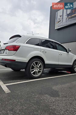 Внедорожник / Кроссовер Audi Q7 2013 в 
