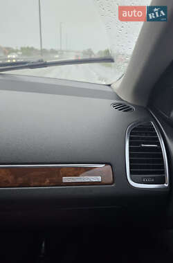 Внедорожник / Кроссовер Audi Q7 2013 в 