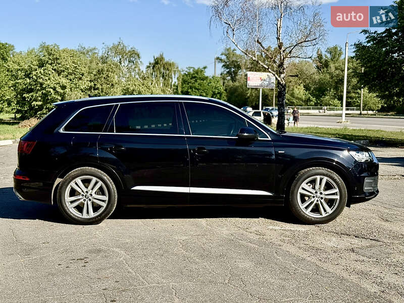 Позашляховик / Кросовер Audi Q7 2016 в Дніпрі фото 4 Позашляховик / Кросовер Audi Q7 2016 в Дніпрі