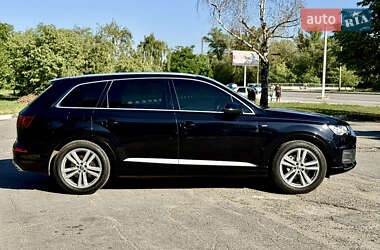 Позашляховик / Кросовер Audi Q7 2016 в 