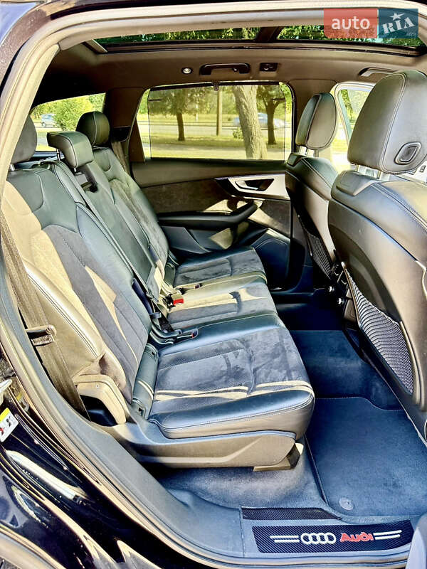 Позашляховик / Кросовер Audi Q7 2016 в Дніпрі фото 18 Позашляховик / Кросовер Audi Q7 2016 в Дніпрі