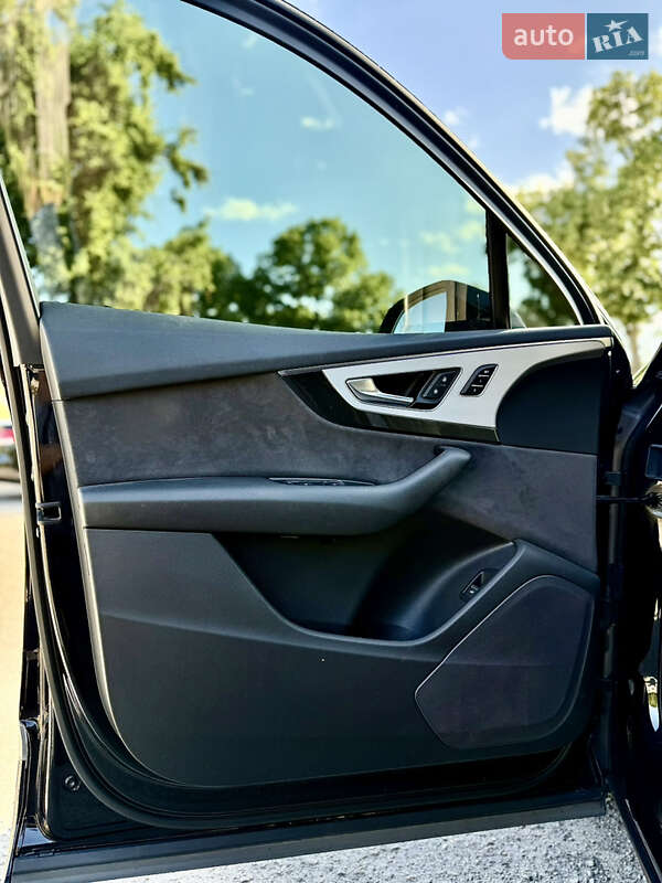 Позашляховик / Кросовер Audi Q7 2016 в Дніпрі фото 21 Позашляховик / Кросовер Audi Q7 2016 в Дніпрі