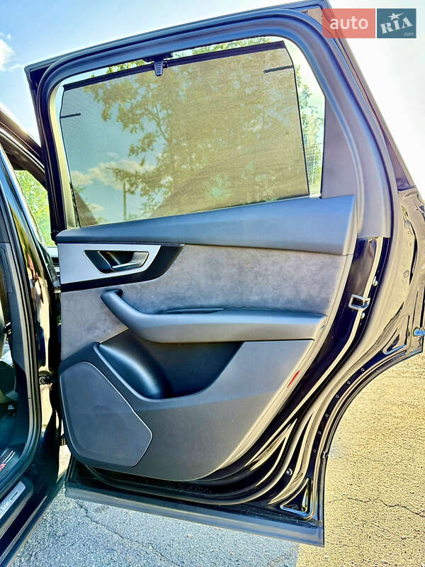 Позашляховик / Кросовер Audi Q7 2016 в Дніпрі фото 24 Позашляховик / Кросовер Audi Q7 2016 в Дніпрі