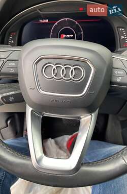 Внедорожник / Кроссовер Audi Q7 2018 в 