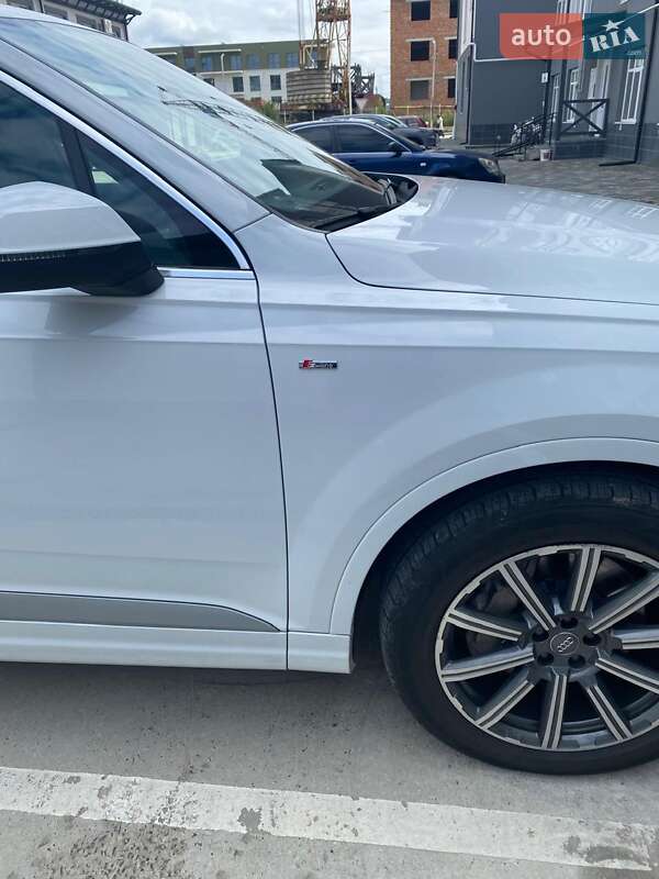 Внедорожник / Кроссовер Audi Q7 2018 в Киеве