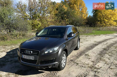 Позашляховик / Кросовер Audi Q7 2008 в 