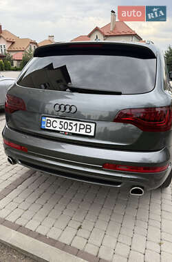 Позашляховик / Кросовер Audi Q7 2012 в 