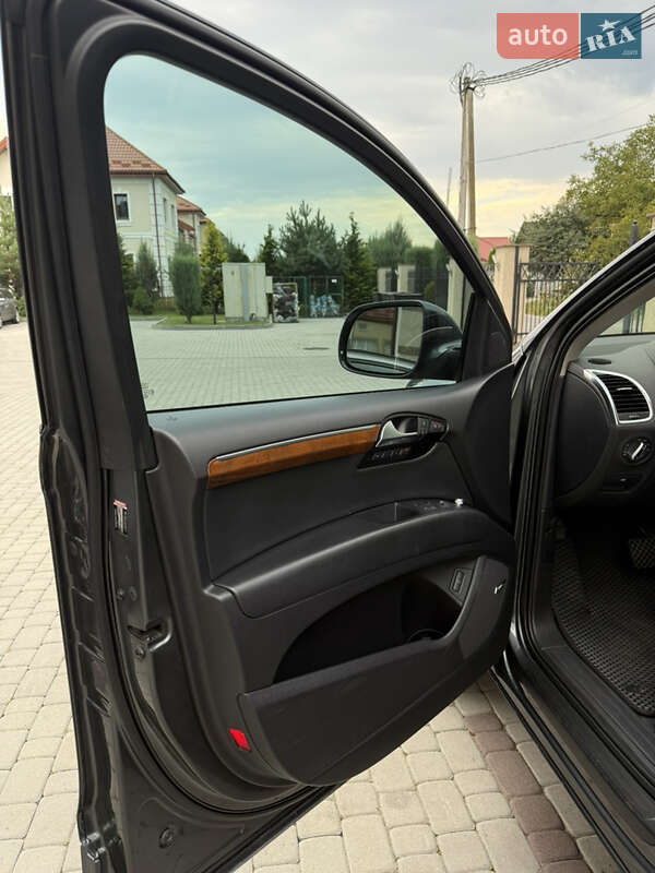 Позашляховик / Кросовер Audi Q7 2012 в Шептицькому