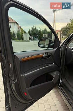 Позашляховик / Кросовер Audi Q7 2012 в 