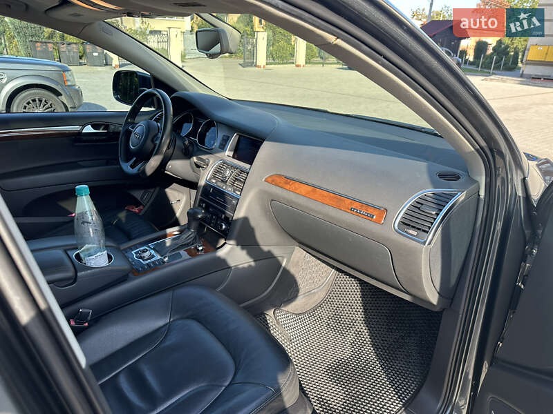 Позашляховик / Кросовер Audi Q7 2012 в Шептицькому