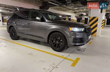 Позашляховик / Кросовер Audi Q7 2018 в 