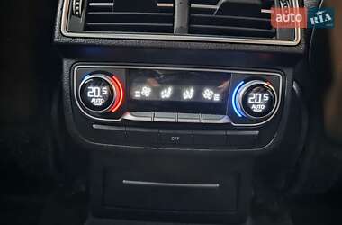 Позашляховик / Кросовер Audi Q7 2016 в 