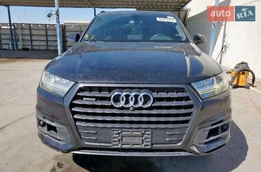 Позашляховик / Кросовер Audi Q7 2018 в 