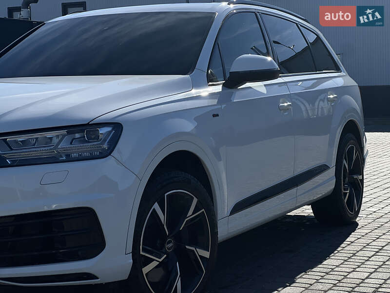 Позашляховик / Кросовер Audi Q7 2019 в Мукачевому