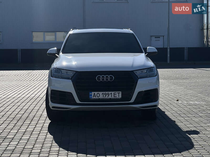 Позашляховик / Кросовер Audi Q7 2019 в Мукачевому