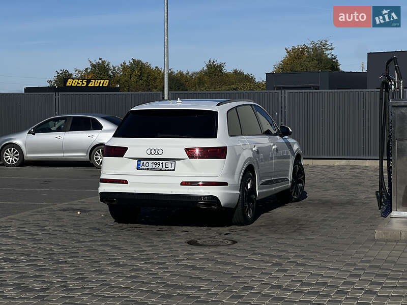 Позашляховик / Кросовер Audi Q7 2019 в Мукачевому