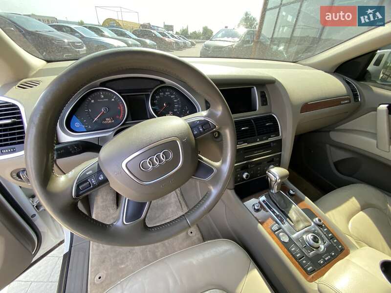 Позашляховик / Кросовер Audi Q7 2013 в Ужгороді