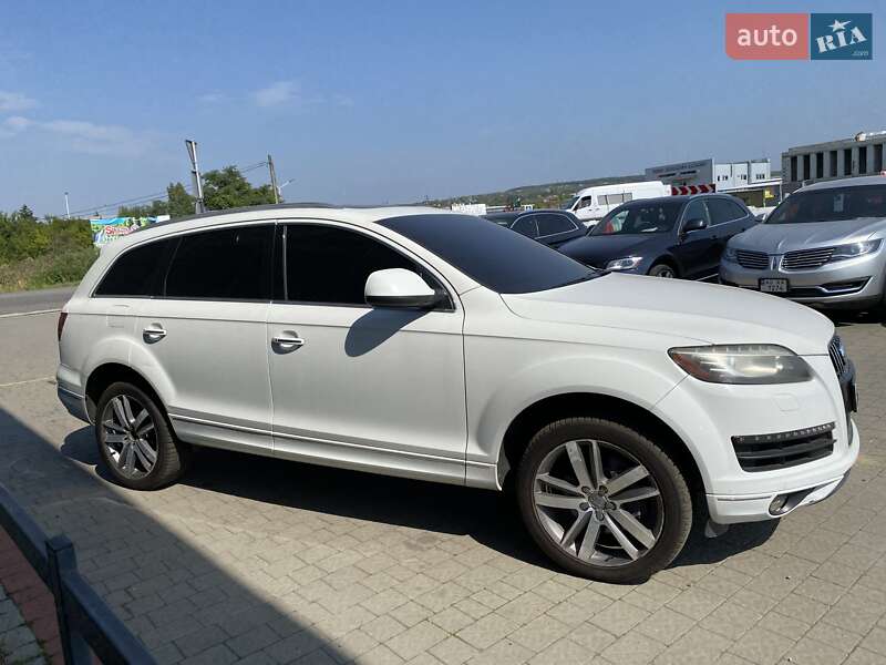 Позашляховик / Кросовер Audi Q7 2013 в Ужгороді