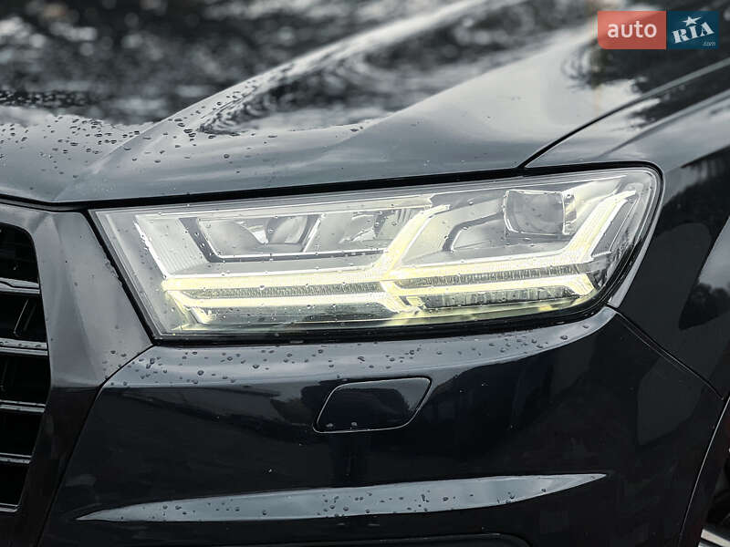 Позашляховик / Кросовер Audi Q7 2017 в Києві