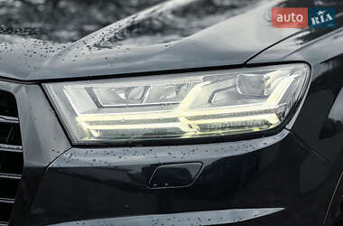 Позашляховик / Кросовер Audi Q7 2017 в 