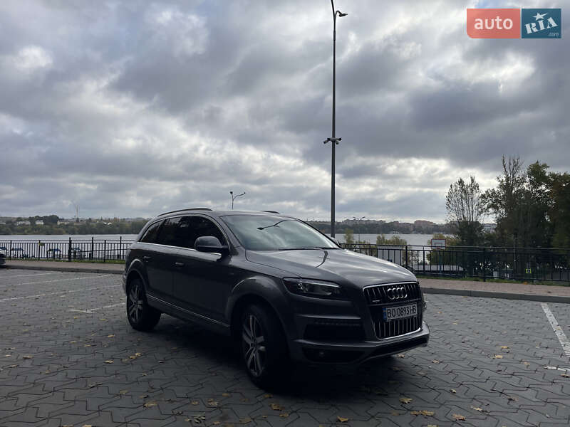 Позашляховик / Кросовер Audi Q7 2015 в Києві