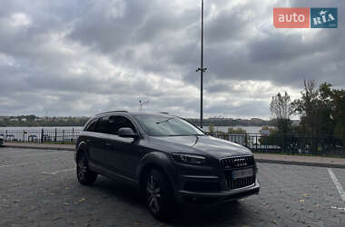 Позашляховик / Кросовер Audi Q7 2015 в 