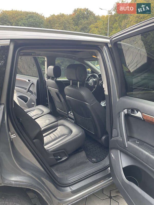 Позашляховик / Кросовер Audi Q7 2015 в Києві