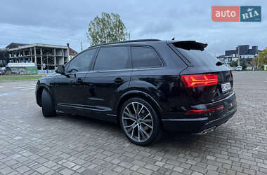 Внедорожник / Кроссовер Audi Q7 2016 в 