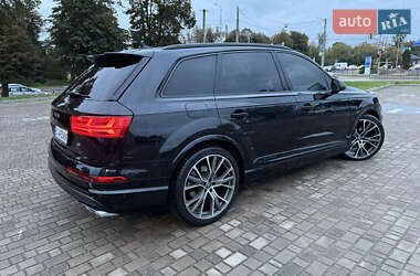 Внедорожник / Кроссовер Audi Q7 2016 в 