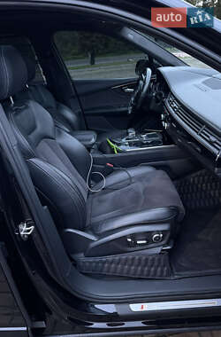 Внедорожник / Кроссовер Audi Q7 2016 в 