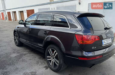 Позашляховик / Кросовер Audi Q7 2006 в 