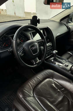 Позашляховик / Кросовер Audi Q7 2006 в 
