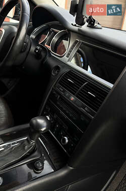 Позашляховик / Кросовер Audi Q7 2006 в 