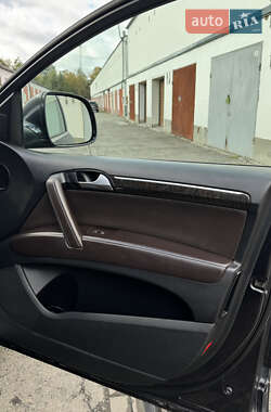 Позашляховик / Кросовер Audi Q7 2006 в 