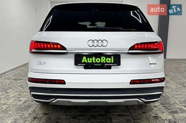 Внедорожник / Кроссовер Audi Q7 2022 в 
