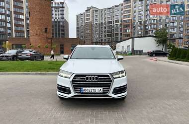 Внедорожник / Кроссовер Audi Q7 2017 в 
