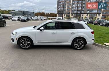 Внедорожник / Кроссовер Audi Q7 2017 в 