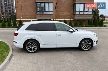 Внедорожник / Кроссовер Audi Q7 2017 в 
