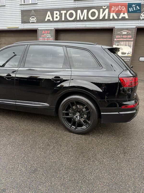Позашляховик / Кросовер Audi Q7 2017 в Харкові